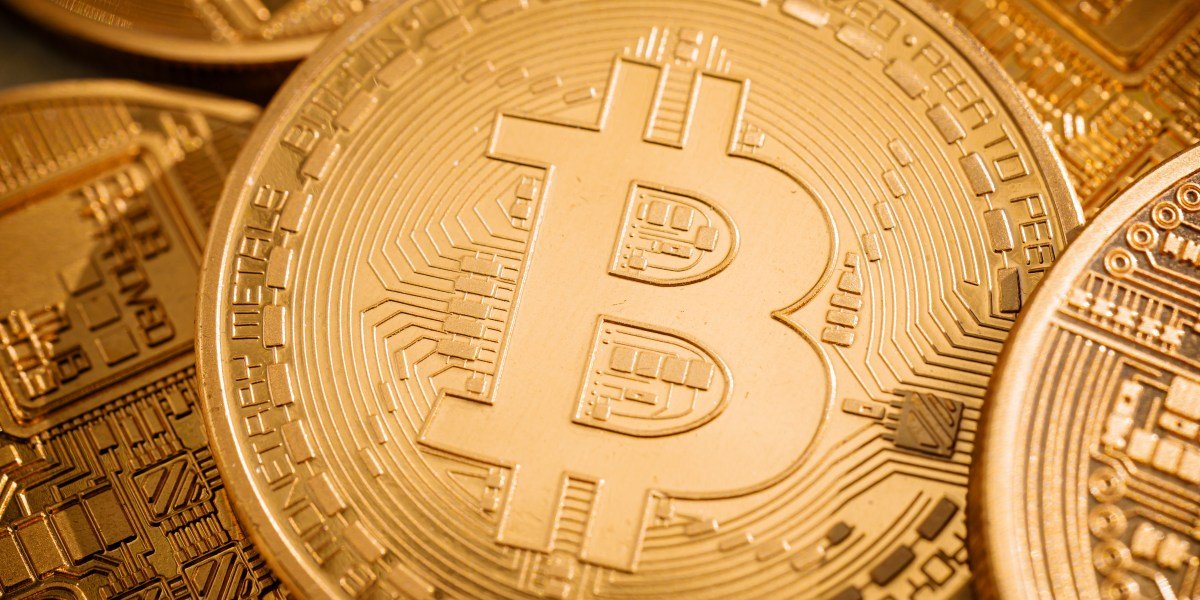 Bitcoin outperforms gold and stocks since beginning of Iran war