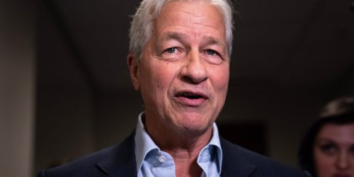 After Jeff Bezos unloaded $4 billion in Amazon stock, Jamie Dimon sold $150 million in JPMorgan shares—a first for the banking chief
