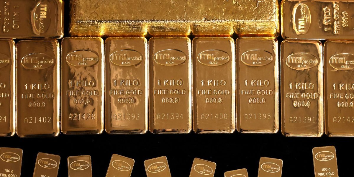 Markets have been acting ‘super weird’ lately. Just look at gold prices vs. the dollar and bonds