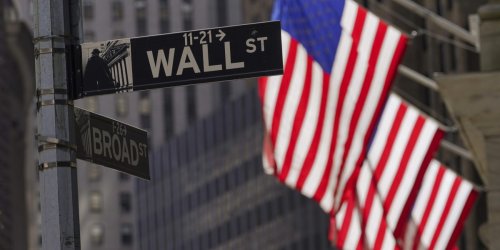 Recession fears hit the Dow hard as it plummets to a new 2022 low amid markets sell-off
