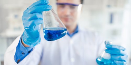 Bryan Johnson, Mel Gibson—and possibly RFK Jr.—swear by methylene blue for wellness. Here’s what science says