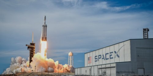 Markets tumble worldwide as Fed resets expectations: $400 billion wiped off SpaceX stock