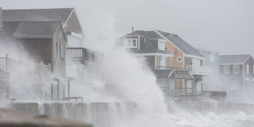 ‘Bomb cyclone’ kills 1 as it cuts power to over 600,000 and downs trees