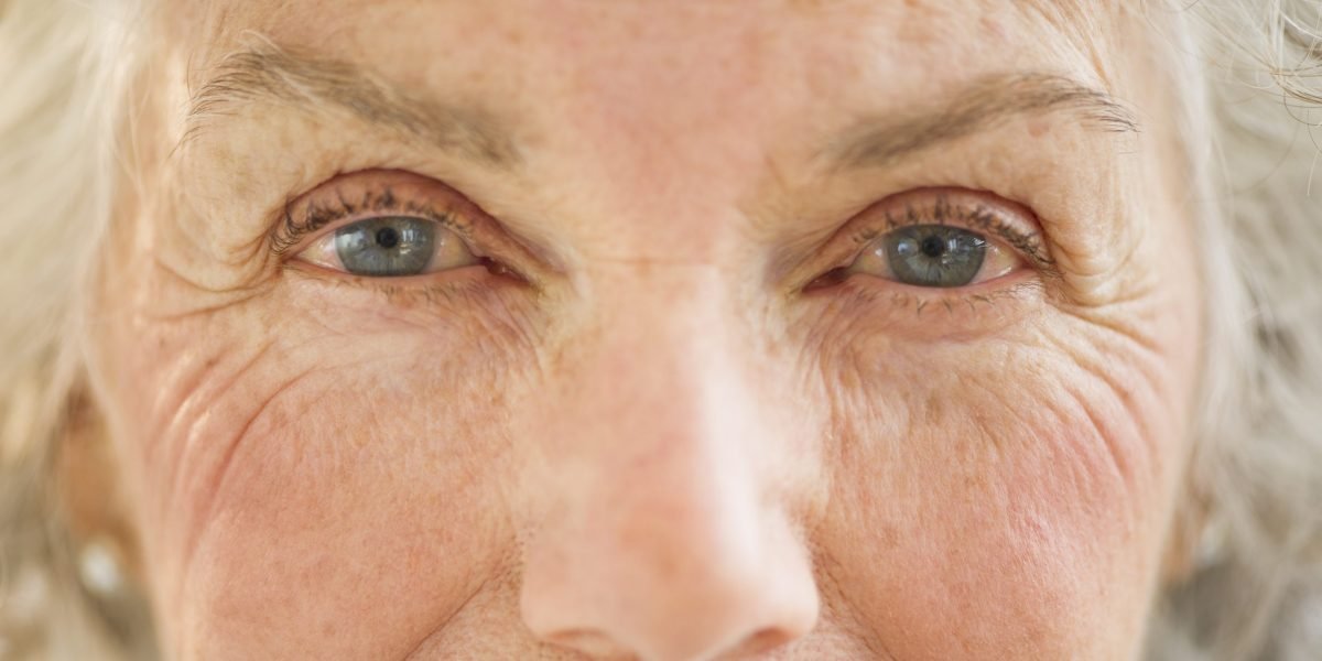 Does Medicare cover cataract surgery? What you need to know