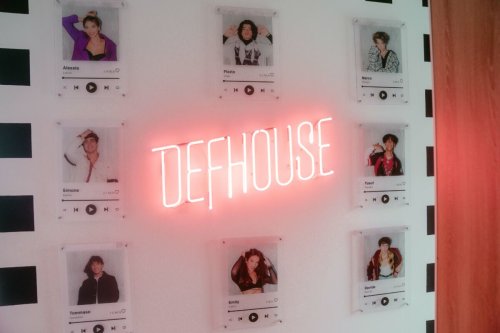 Defhouse, chi c’è dietro la casa dei content creator – VIDEO