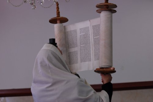 A dream fulfilled: Being called up to lift the Torah scroll