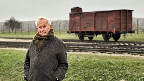Our preeminent historian of the Jews is finally ready to confront Auschwitz