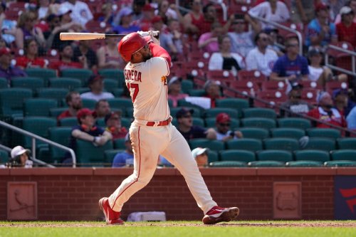 Herrera’s 8th inning sac fly helps Cardinals beat Cubs 5-3