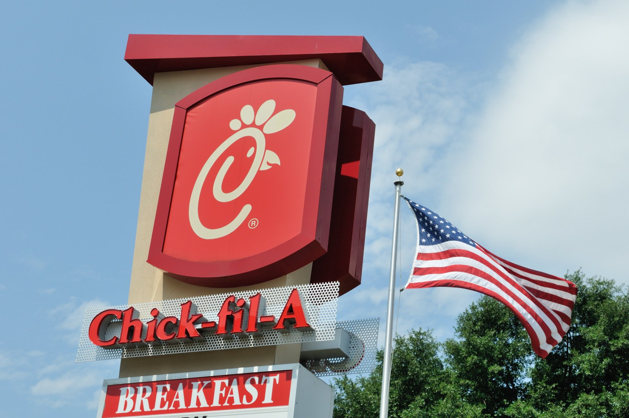 Chick-fil-A manager directs COVID-19 vaccine drive-thru after backup