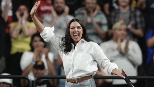 Democrats, struggling for oxygen, blame the media – is AOC the answer?