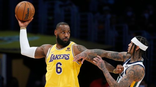 LeBron James scores 25 as Lakers end three-game skid, beat Jazz