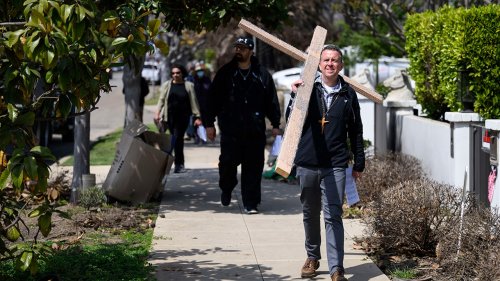 Southern California community members return for first time to site where church burned down ahead of Easter