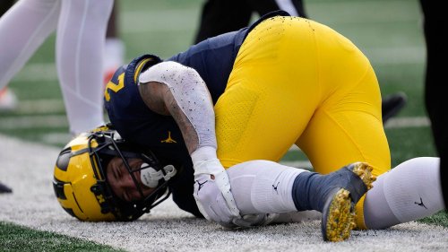 No. 2 Michigan's Heisman hopeful out for season, to undergo knee surgery: report