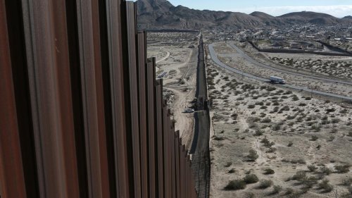 Illegal border crossings decrease by 40 percent in Trump's first month, report says