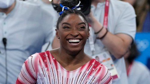 Simone Biles rocks tie-dye bikini after winning bronze at Tokyo Olympics