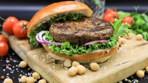 Israeli food tech company announces world's first burger made of chickpea protein
