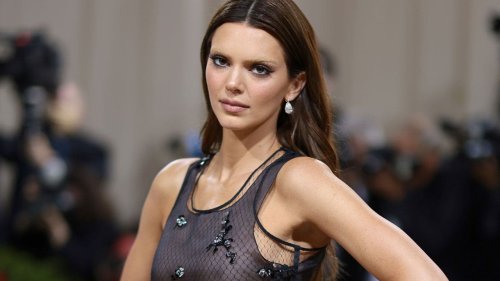 Kendall Jenner Reveals She Peed In A Bucket And Had A Panic Attack On The Way To The 2022 Met 
