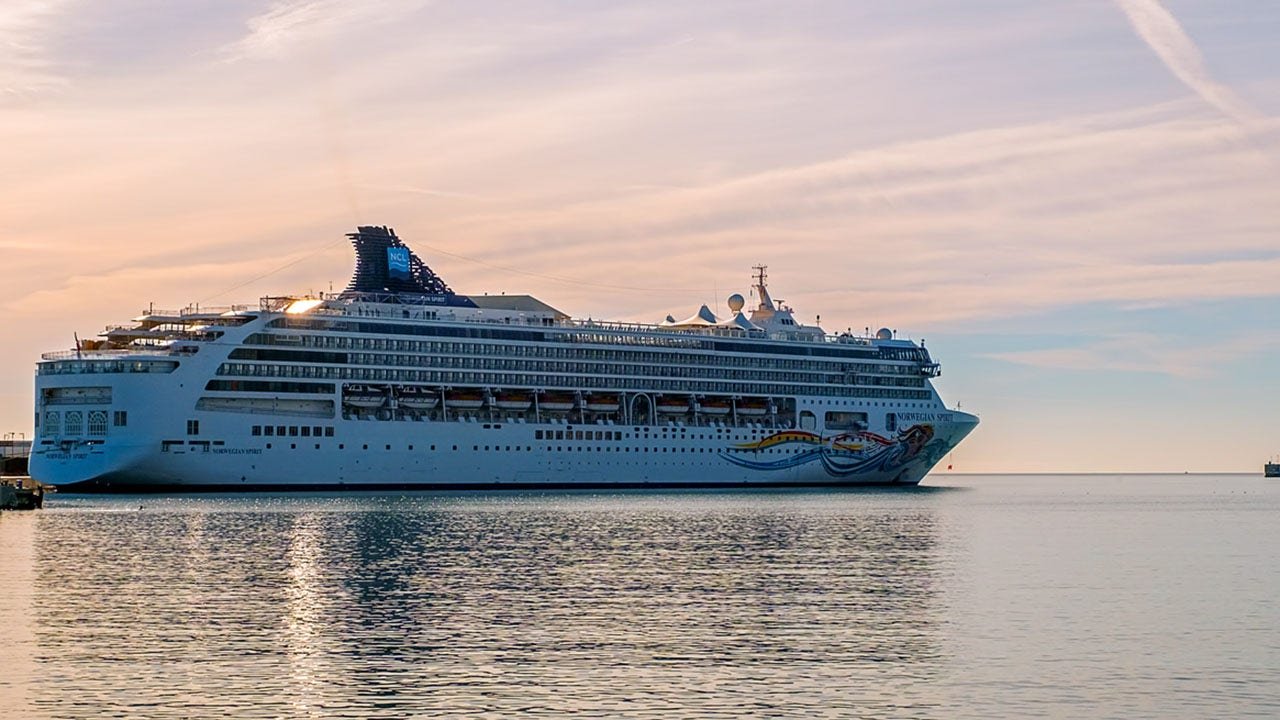 Norwegian Cruise Line resumes ticket sales for Alaska cruises