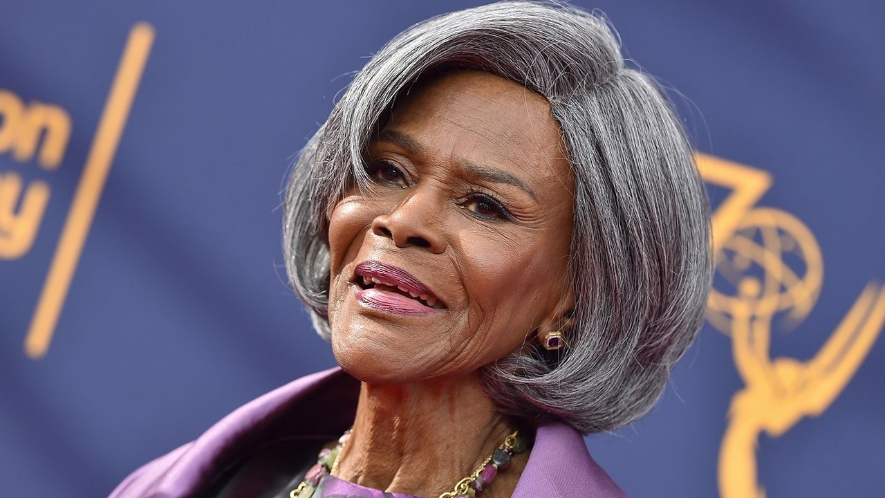 Celebrities react to Cicely Tyson's death: 'This is an extraordinary loss'