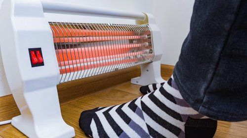 this-is-the-right-way-to-use-a-space-heater-in-this-cold-season-flipboard