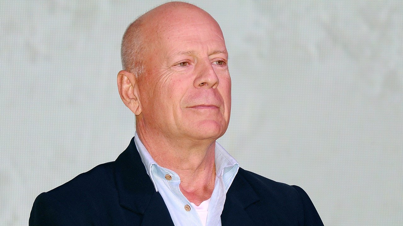 Bruce Willis admits to 'error in judgment' after not wearing mask inside Los Angeles Rite Aid