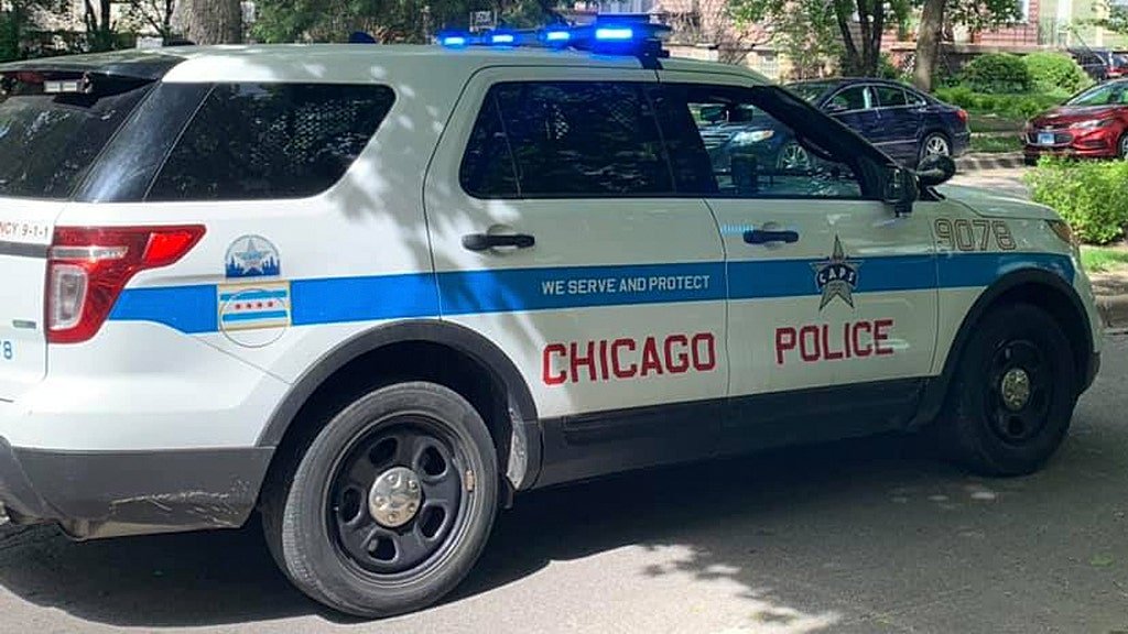 Women Seen Twerking On Chicago Police Car Prompting Investigation Flipboard Women Seen Twerking On Chicago Police Car Prompting Investigation Flipboard