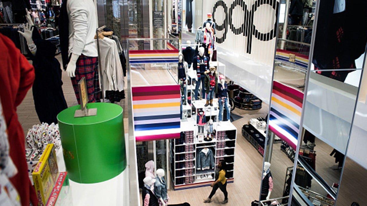 Gap exiting malls, to shutter 350 stores by 2024
