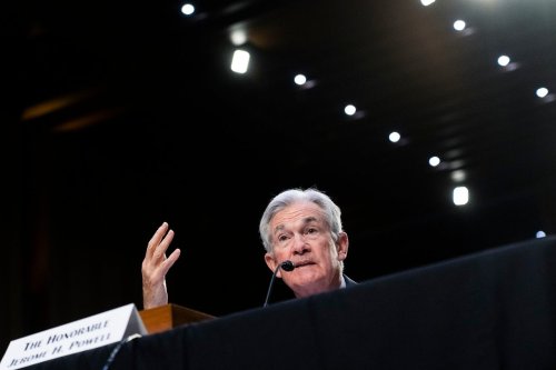 Jerome Powell's favorite bond market gauge flashes recession warning sign