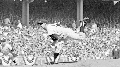 Whitey Ford, New York Yankees pitching great, dead at 91, team announces