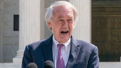 Sen. Ed Markey renews feud with Elon Musk in ridiculed tweet: 'He's just not that into you'