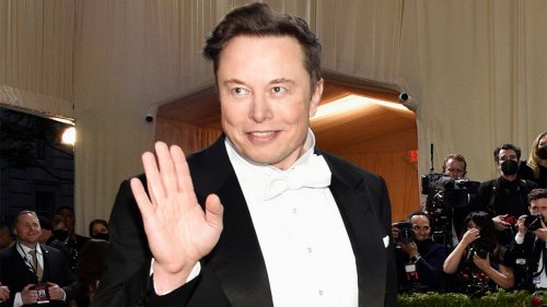 Elon Musk says he doesn't use flight attendants; SpaceX president defends him over sexual assault claim