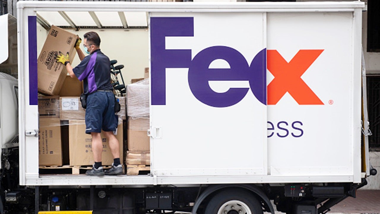 FedEx readies COVID-19 vaccine delivery pipeline
