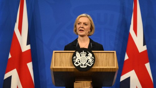 former-british-pm-liz-truss-too-weak-to-withstand-heat-of-political