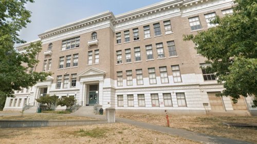 Seattle High School Teacher Arrested For Allegedly Having Sex With 16 ...