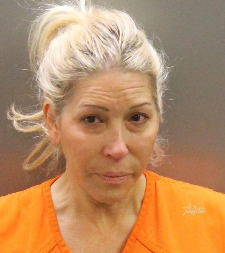 California mom in teen sex party scandal jumped by 5 women in jailhouse catfight