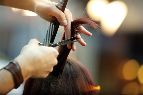Woman left with kidney damage after visiting hair salon