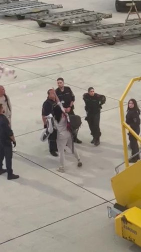 Airplane drama including 'fierce argument' between couple results in diverted flight, police presence