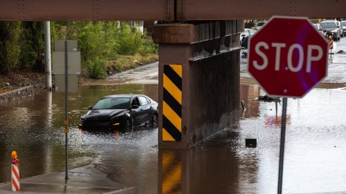 'Life-threatening' monsoon flooding in Flagstaff; Phoenix area sees rain, wind