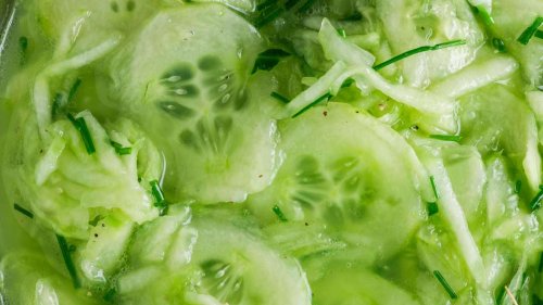 Omas Gurkensalat aus 3 Zutaten wird Ihr Lieblingsrezept für Sommertage