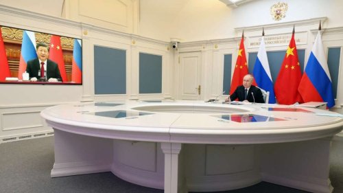 Heikles Gipfel-Treffen: Xi bei Putin - Macht China Russland zum Waffenbruder?