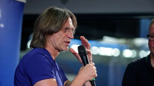 Norbert Elgert wünscht sich Oliver Ruhnert zurück beim FC Schalke 04