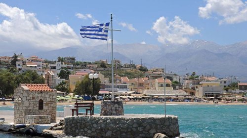 Strandliegen-Verbote und neue Klimasteuer in Griechenland: Was Urlauber wissen müssen