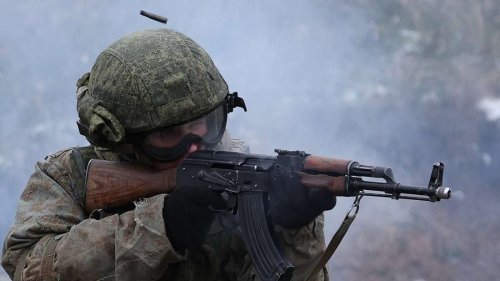 Russische Soldaten sollen Schulgebäude angezündet haben - Sie wollten wohl Ukraine die Schuld geben