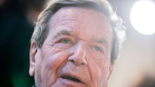 Gerhard Schröder gibt Rosneft-Posten auf – und geht juristisch gegen Teilverlust seiner Privilegien vor