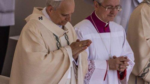 Papst Leo XIV. bricht das Protokoll: Emotionale Szene nach Amtseinführung schlägt Wellen