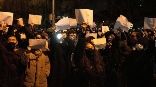 Proteste in China: BBC-Reporter in Haft misshandelt – Weißes Blatt wird zum Symbol des Widerstands