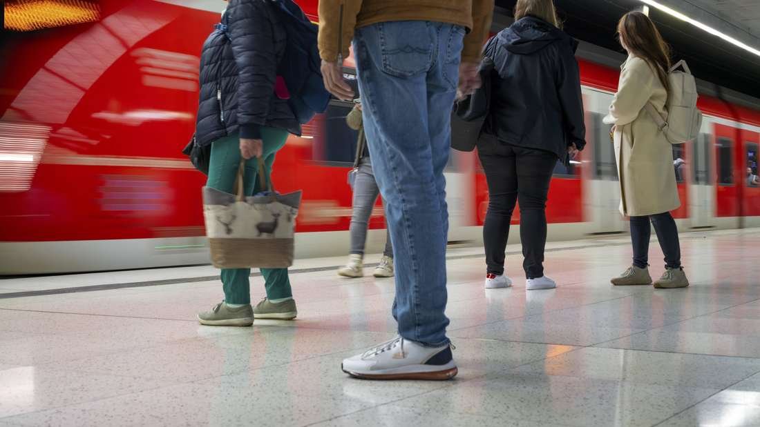 Betrugsmasche zielt auf Fahrgäste ab: Bei einer Nachricht sollten die Alarmglocken läuten