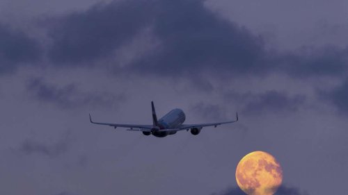 Flugzeug bricht mehrfach Nachtflugverbot an Flughafen