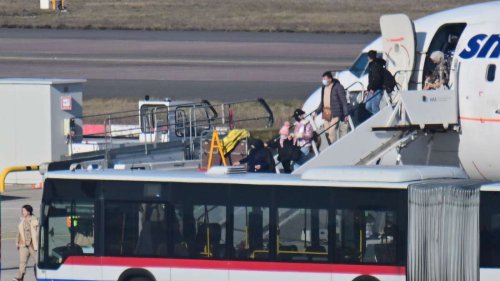 „Schlimmste Befürchtungen werden wahr”: Polizei entsetzt von neuem Afghanistan-Flug der Ampel
