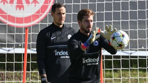 Eintracht Frankfurt verlängert mit Ersatztorhüter Grahl